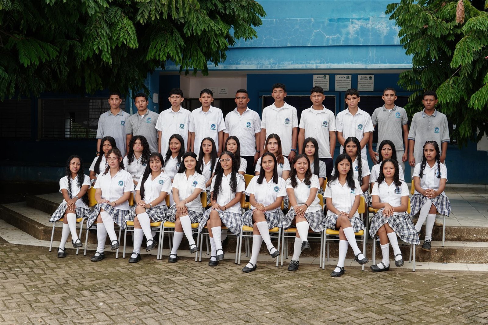 Foto oficial de grupo de la promocion 2025 de la Institucion Educativa Belen